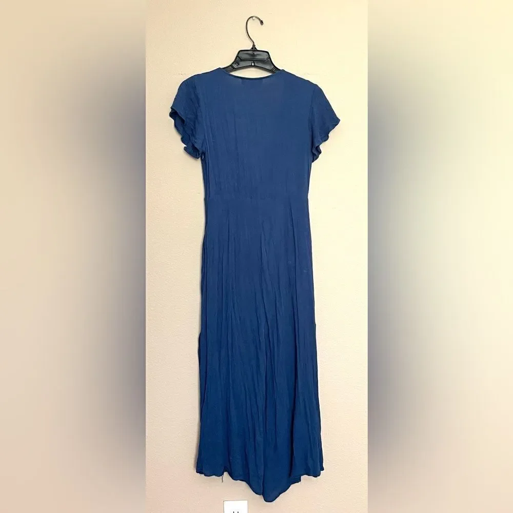 Lulu’s Tie-Front Culotte Jumpsuit with Side Slits